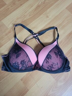 La Vie En Rose Pink and Black Lace Strappy Push-Up Bra